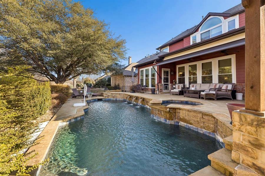 Property photo for 1924 Victoria Circle, McKinney, TX
