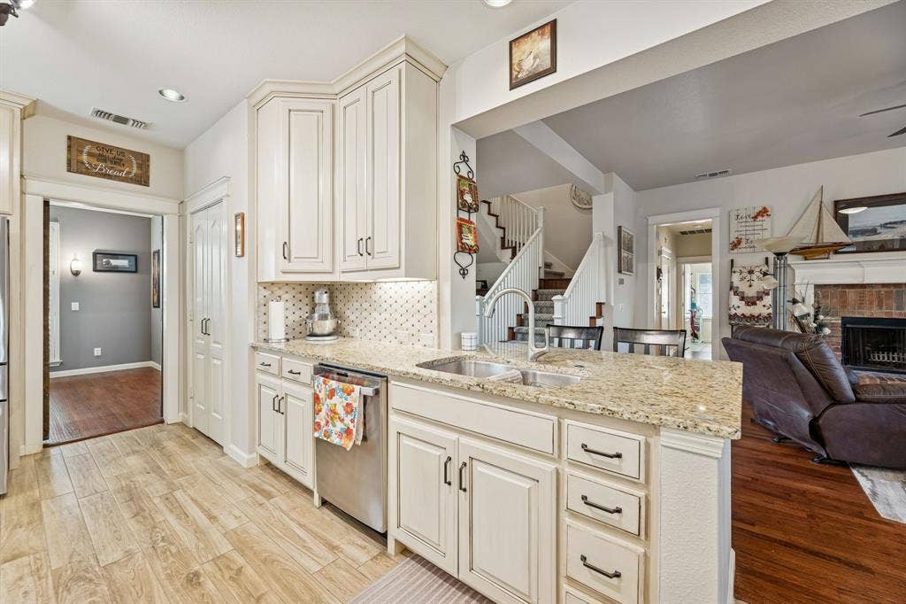 1924 Victoria Circle, McKinney, TX 75072 1924 Victoria Circle, McKinney, TX 75072