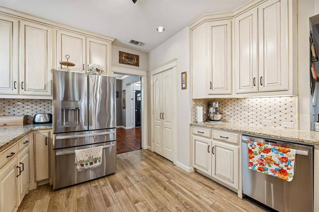 1924 Victoria Circle, McKinney, TX 75072 1924 Victoria Circle, McKinney, TX 75072