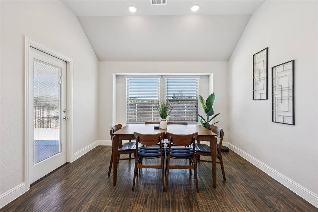 1134 Cardinal Drive, Midlothian, TX 76065