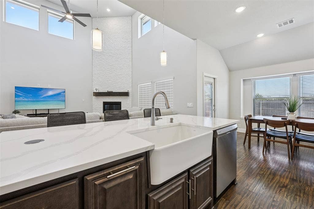 1134 Cardinal Drive, Midlothian, TX 76065
