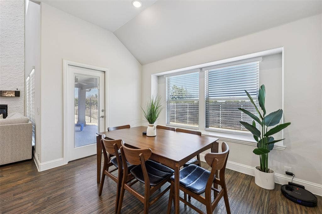 1134 Cardinal Drive, Midlothian, TX 76065