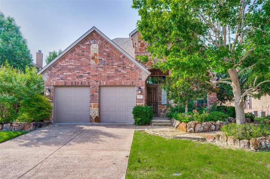 Property photo for 512 Castlewood Drive, McKinney, TX