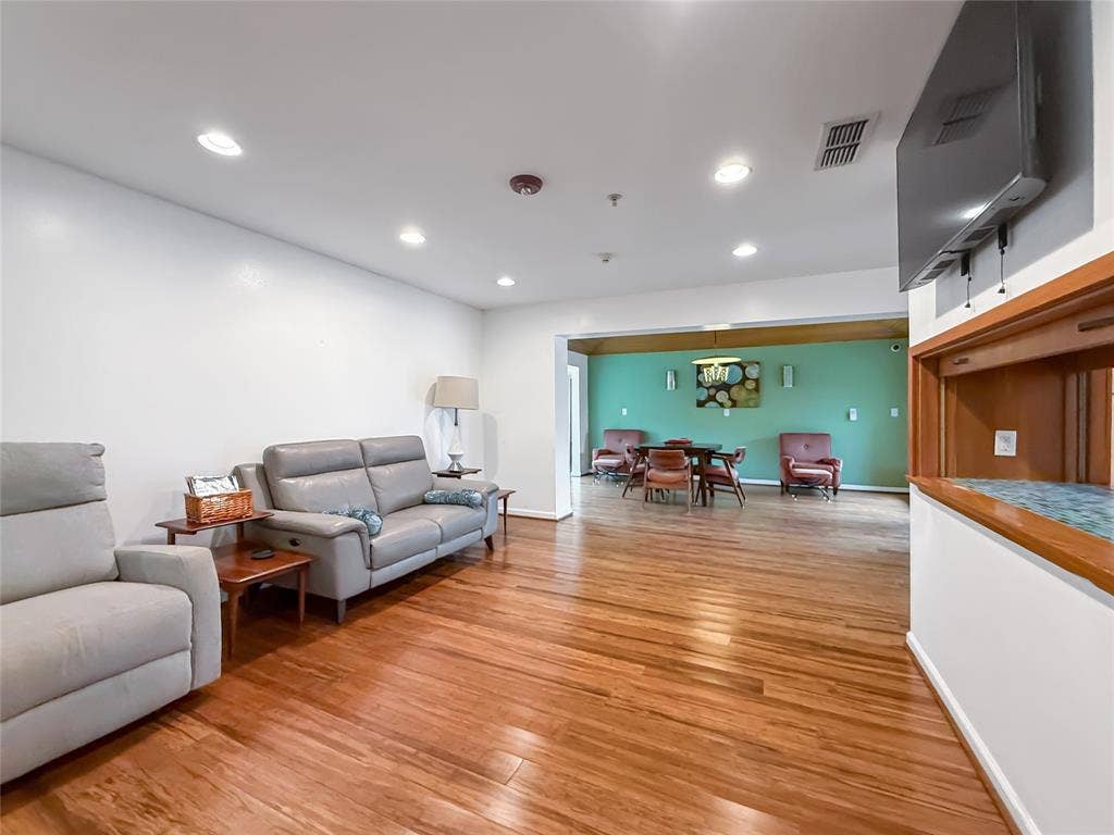 921 9th Street, Grand Prairie, TX 75050