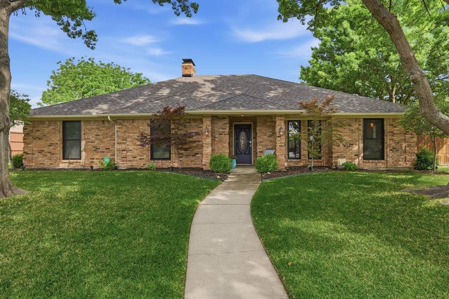 Property photo for 1209 O Shannon Lane, Garland, TX