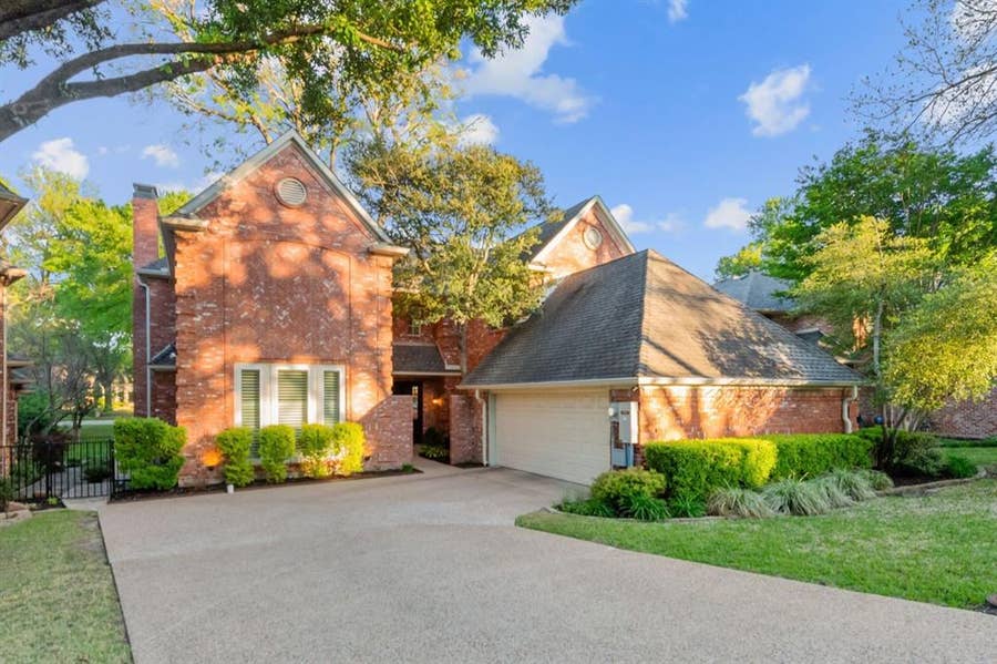 Property photo for 1810 Lakeshore Court, McKinney, TX