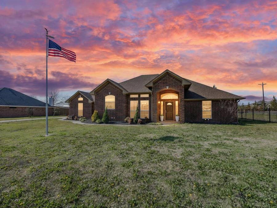 Property photo for 10000 Fireside Lane, Forney, TX