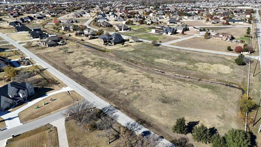 Property photo for 12800 Singleton Drive, Fort Worth, TX