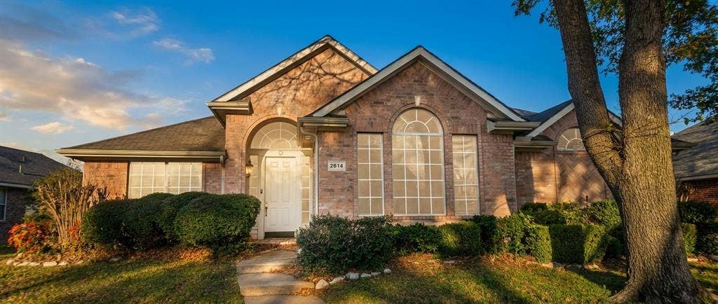 2614 Pecan Meadow Drive, Garland, TX 75040 2614 Pecan Meadow Drive, Garland, TX 75040