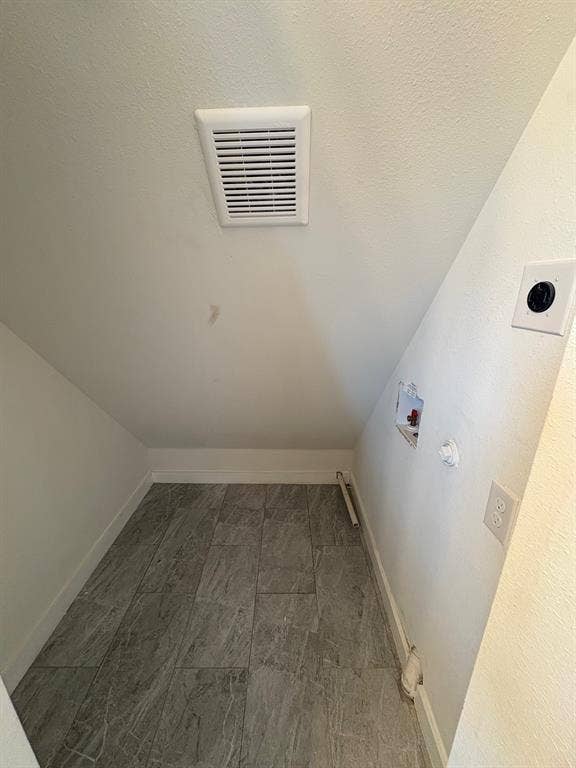 4209 Metropolitan Avenue, Dallas, TX 75210 Laundry area located on the 2nd floor.