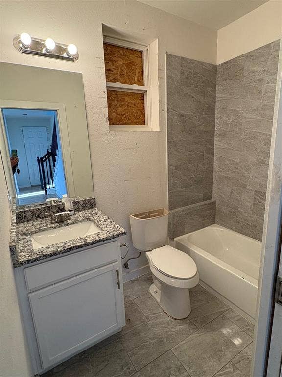 4209 Metropolitan Avenue, Dallas, TX 75210 Bathroom located downstairs.