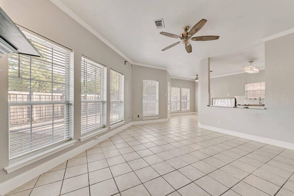 400 Buckskin Drive, Red Oak, TX 75154 Large living Room and Open Floor Plan! New Paint
