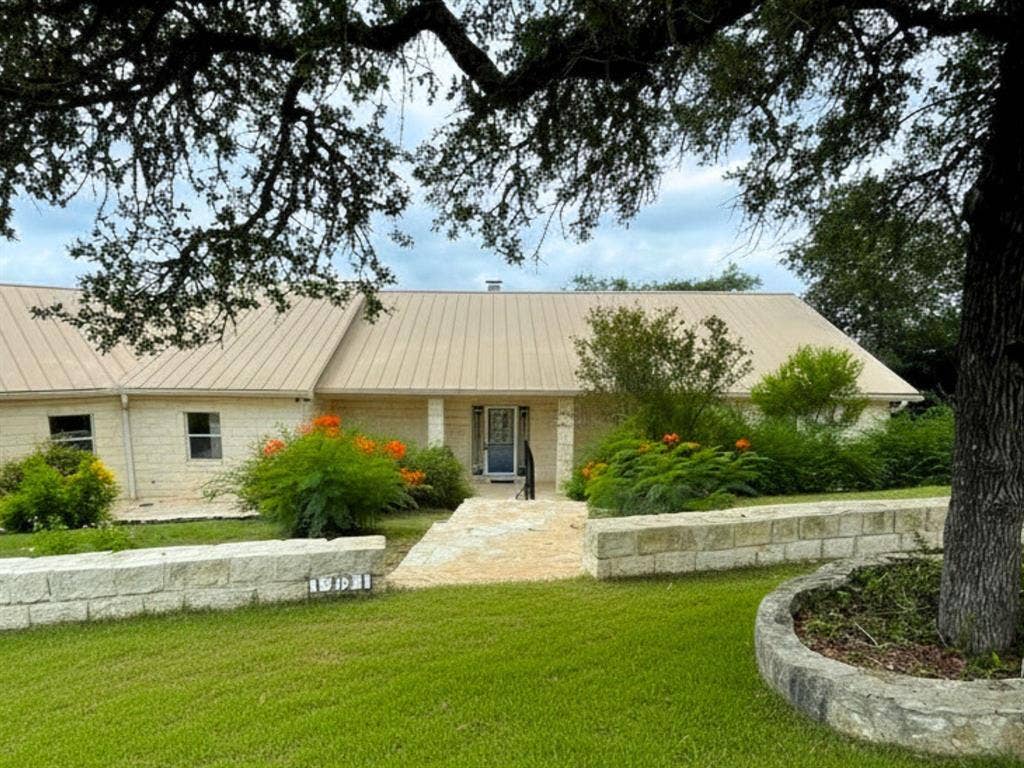 1221 Sundown Trail, Fischer, TX 78623 Virtually enhanced grass