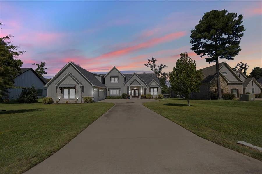 Property photo for 5502 Nathan Drive, Chandler, TX