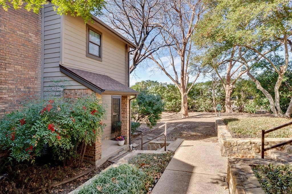9910 Royal Lane, #208, Dallas, TX 75231
