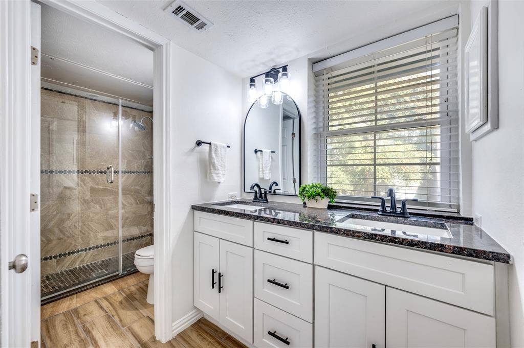 9910 Royal Lane, #208, Dallas, TX 75231