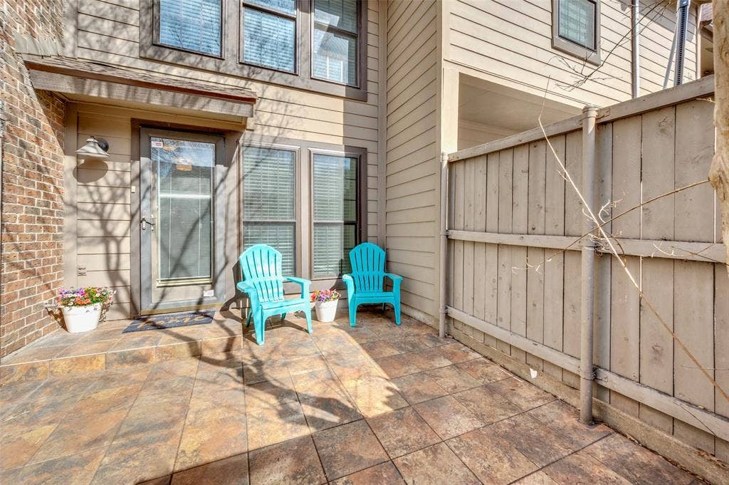 9910 Royal Lane, #208, Dallas, TX 75231