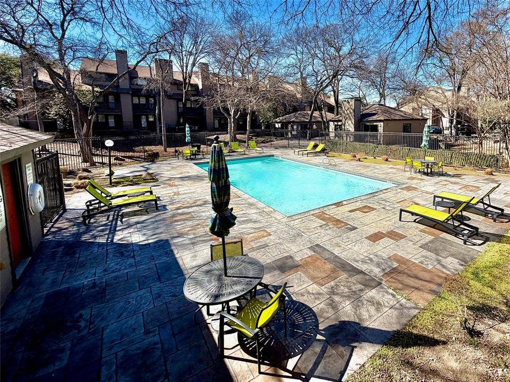 9910 Royal Lane, #208, Dallas, TX 75231