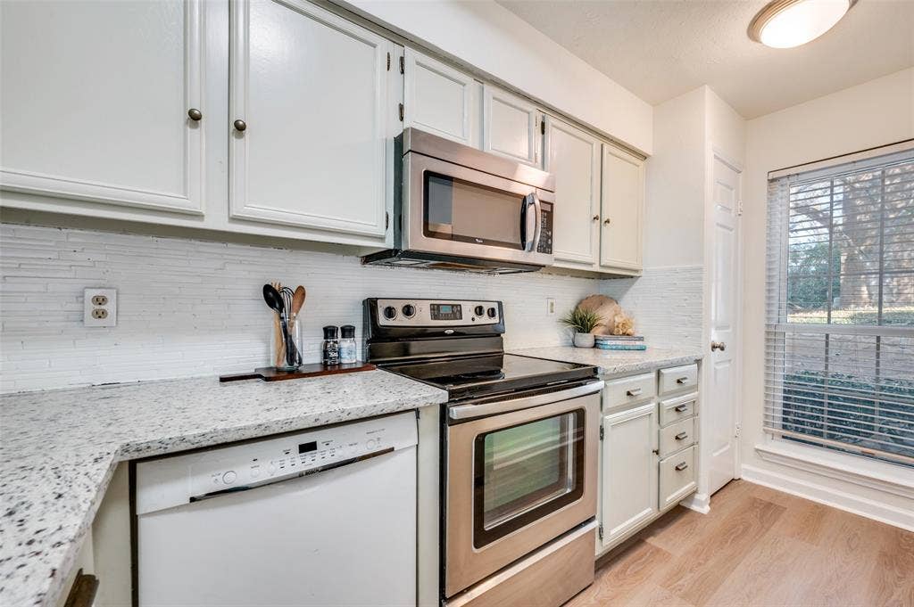 9910 Royal Lane, #208, Dallas, TX 75231