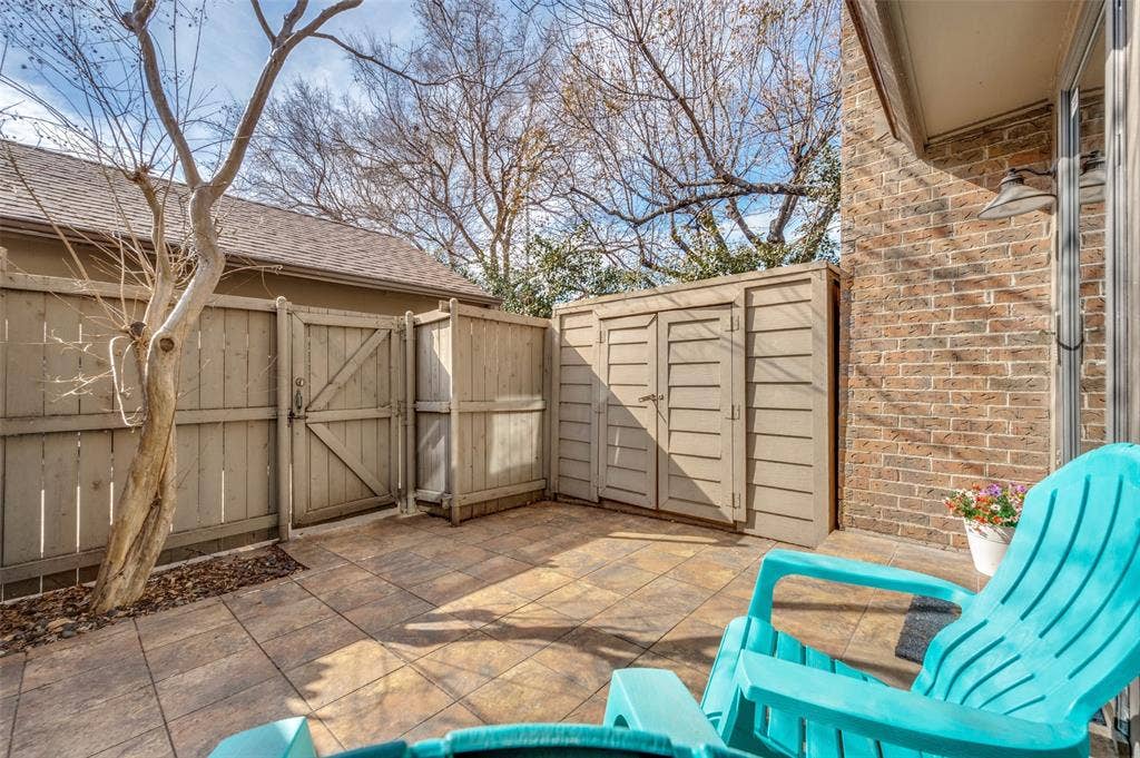 9910 Royal Lane, #208, Dallas, TX 75231