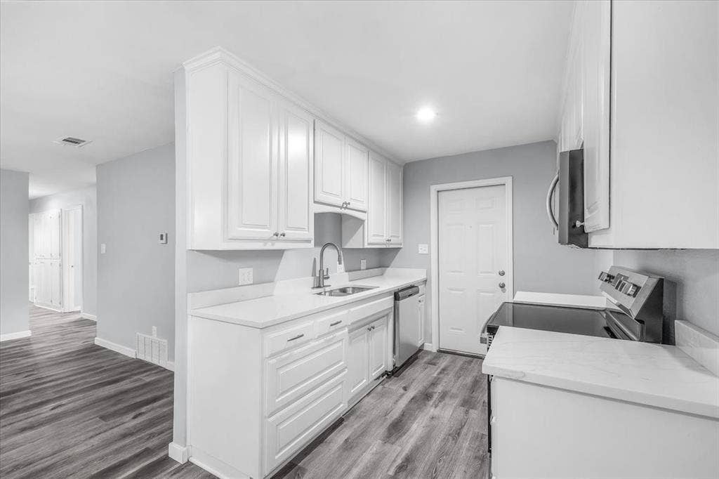 705 NW Hillery Street, Burleson, TX 76028 705 NW Hillery Street, Burleson, TX 76028