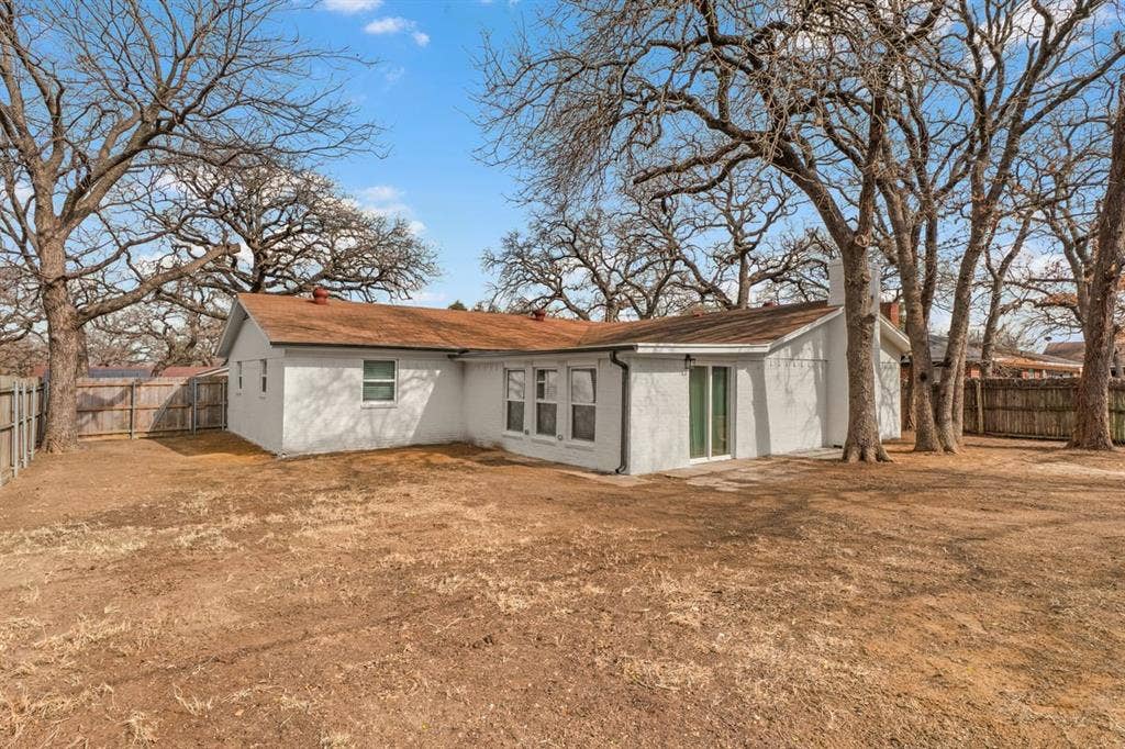 705 NW Hillery Street, Burleson, TX 76028 705 NW Hillery Street, Burleson, TX 76028