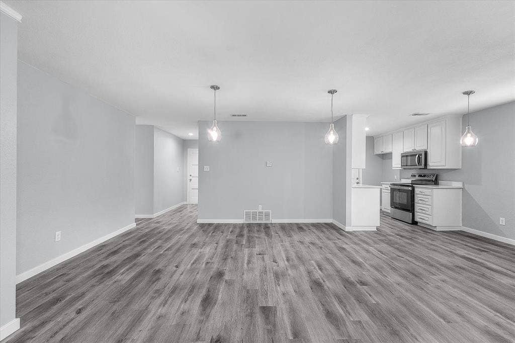 705 NW Hillery Street, Burleson, TX 76028 705 NW Hillery Street, Burleson, TX 76028