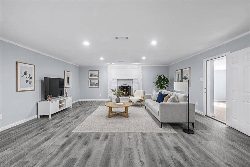 705 NW Hillery Street, Burleson, TX 76028 705 NW Hillery Street, Burleson, TX 76028