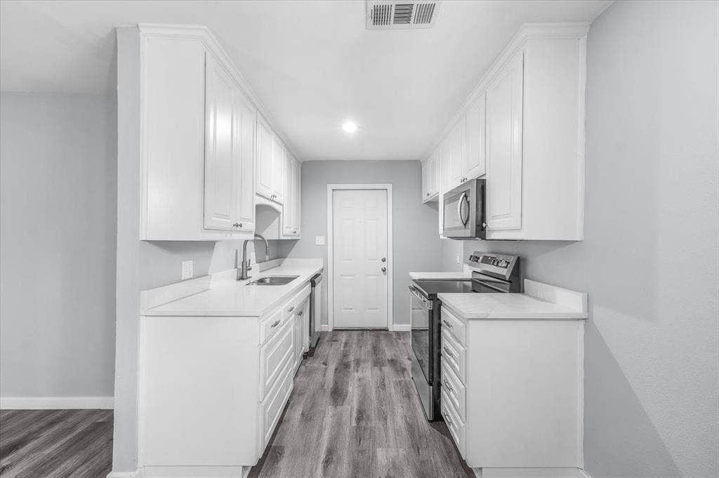 705 NW Hillery Street, Burleson, TX 76028 705 NW Hillery Street, Burleson, TX 76028