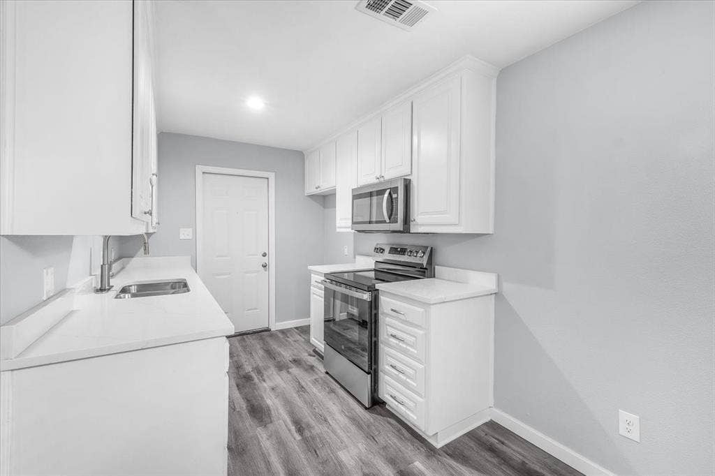705 NW Hillery Street, Burleson, TX 76028 705 NW Hillery Street, Burleson, TX 76028