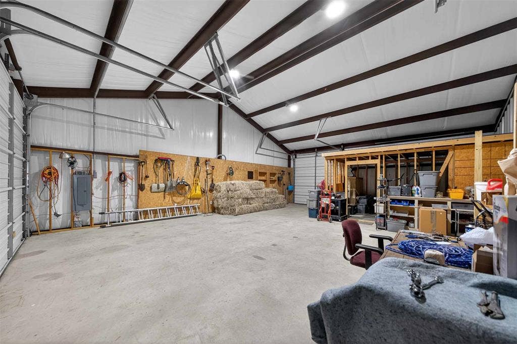 23151 Champion Drive, Lindale, TX 75771 Shop insulated with electric panel