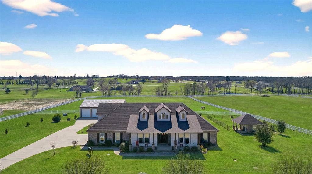 23151 Champion Drive, Lindale, TX 75771 Drone / aerial view