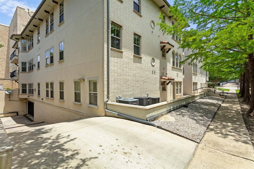 5801 Hillcrest Avenue, #06, University Park, TX 75205 5801 Hillcrest Avenue, #06, University Park, TX 75205