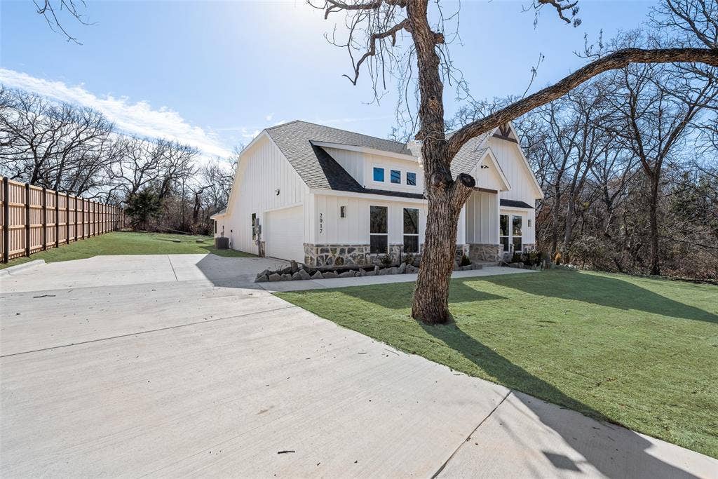 2017 Shady Creek Crossing, Azle, TX 76020 2017 Shady Creek Crossing, Azle, TX 76020