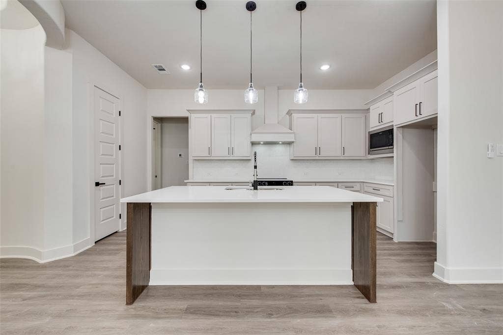 2017 Shady Creek Crossing, Azle, TX 76020 2017 Shady Creek Crossing, Azle, TX 76020