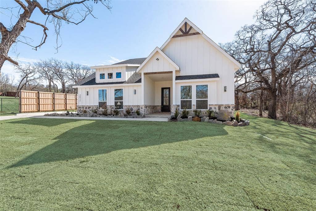 2017 Shady Creek Crossing, Azle, TX 76020 2017 Shady Creek Crossing, Azle, TX 76020