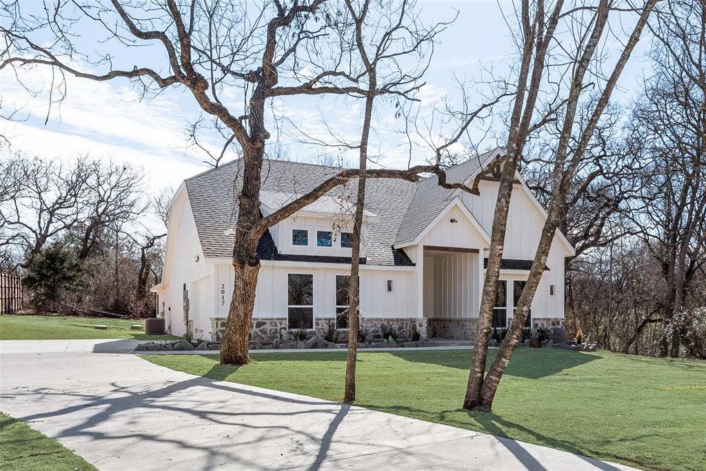 2017 Shady Creek Crossing, Azle, TX 76020 2017 Shady Creek Crossing, Azle, TX 76020