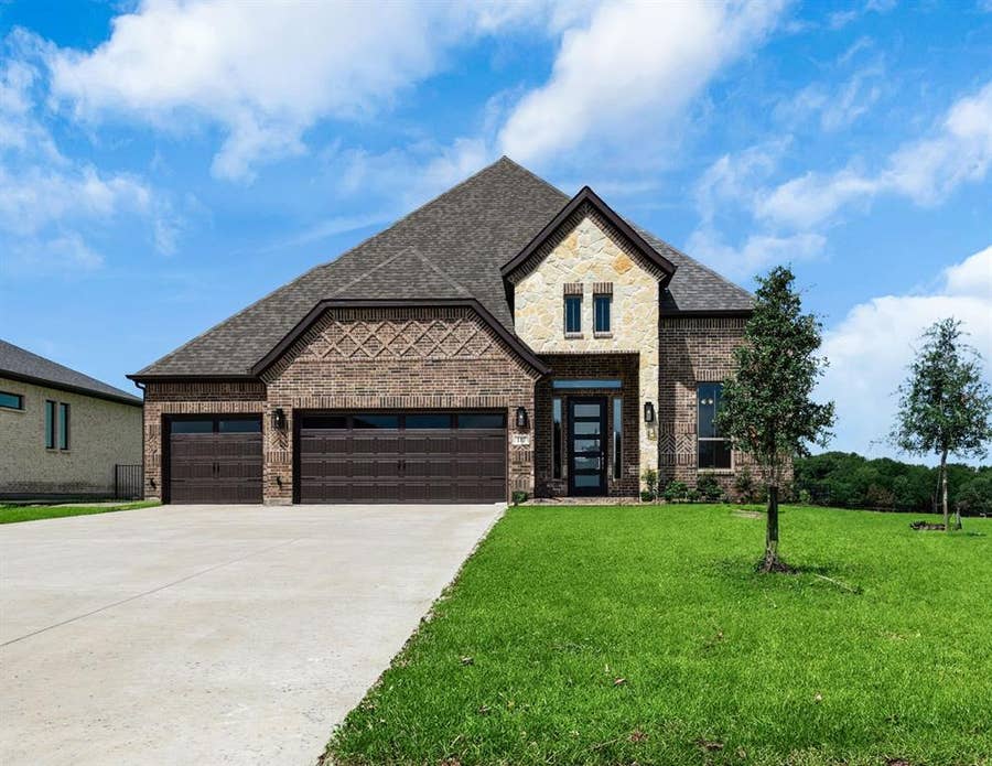 Property photo for 117 Deep Water Court, Heath, TX
