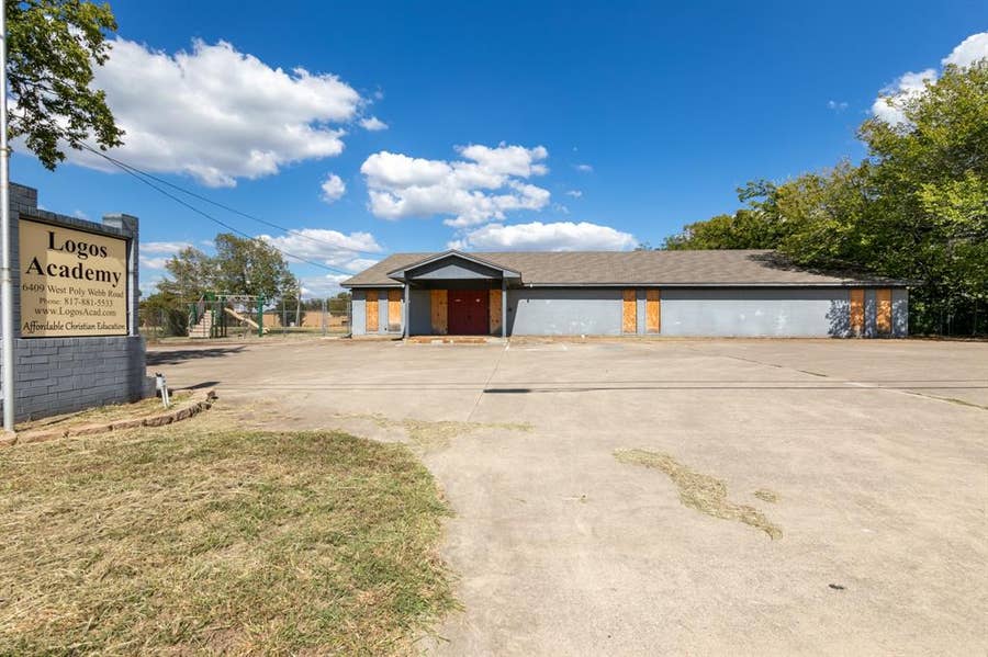 Property photo for 6409 W Poly Webb Road, Arlington, TX