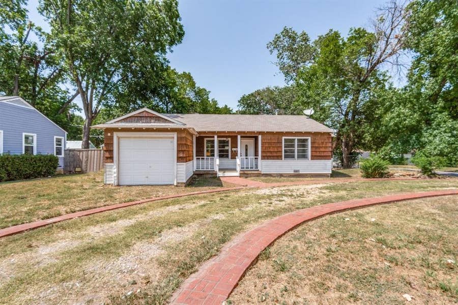 Property photo for 2505 Falls Drive, Dallas, TX