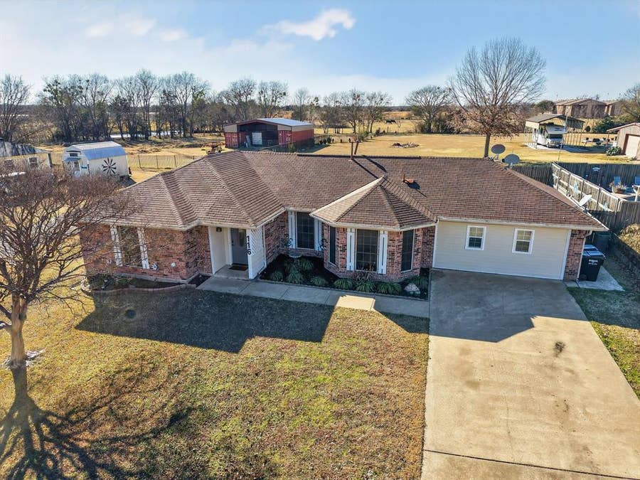 Property photo for 116 Curtis Lane, Quinlan, TX