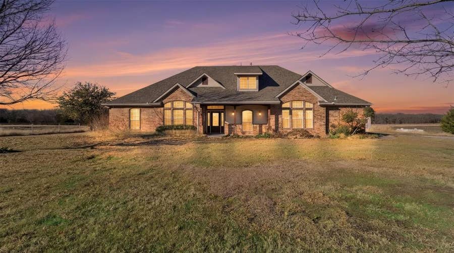 Property photo for 2611 Lonesome Dove, Farmersville, TX
