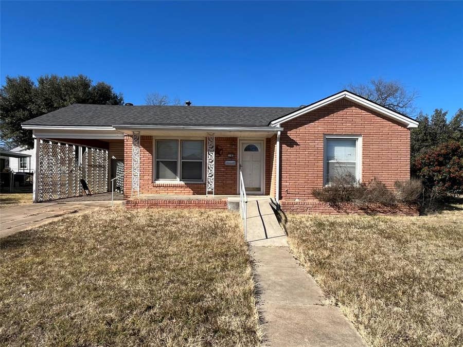 Property photo for 1103 W 11th Street, McGregor, TX