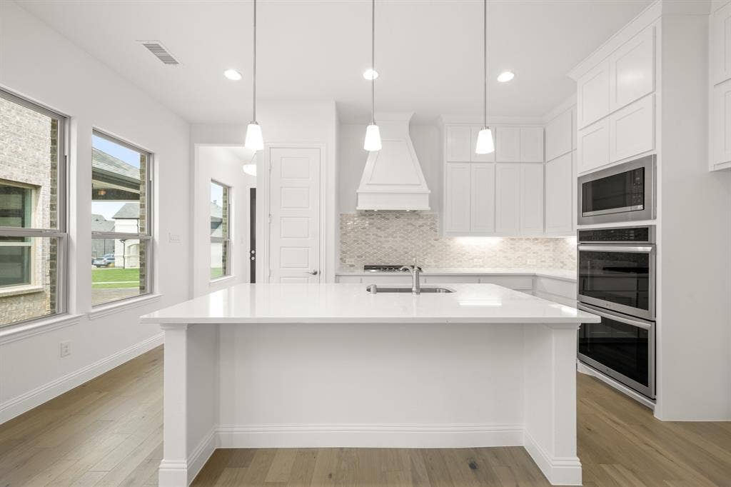 1540 Euclid Alley, Corinth, TX 76208 1540 Euclid- Kitchen-2