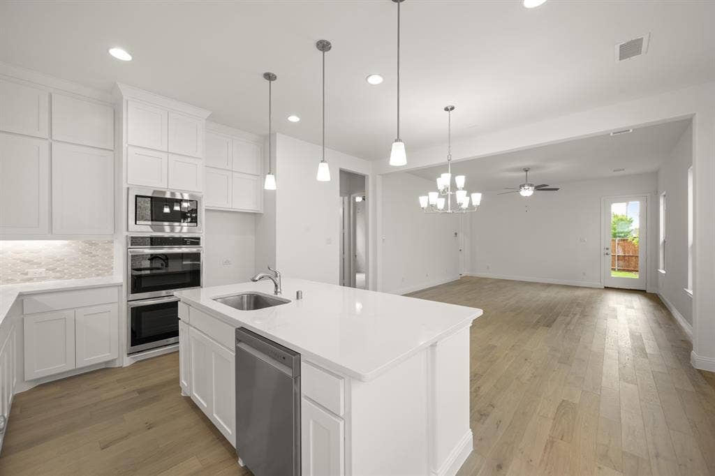 1540 Euclid Alley, Corinth, TX 76208 1540 Euclid- Kitchen-3