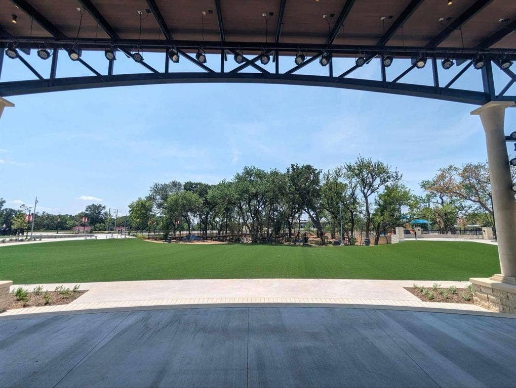 1540 Euclid Alley, Corinth, TX 76208 Agora Ampitheatre 5