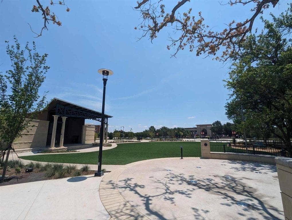 1540 Euclid Alley, Corinth, TX 76208 Agora Ampitheatre 4