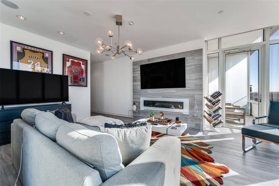 Property photo for 2430 Victory Park Lane, #2601, Dallas, TX