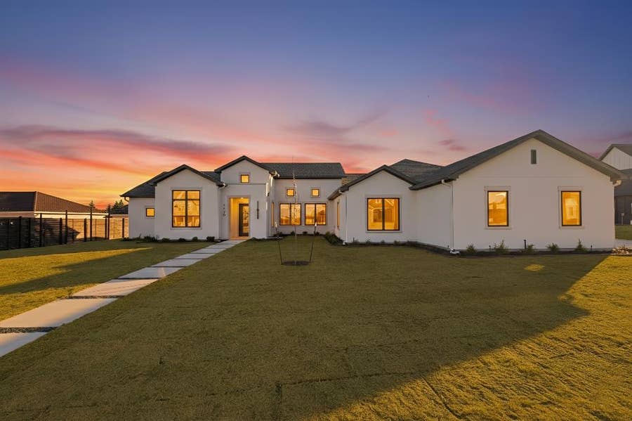 Property photo for 4420 Azalea Way, Midlothian, TX