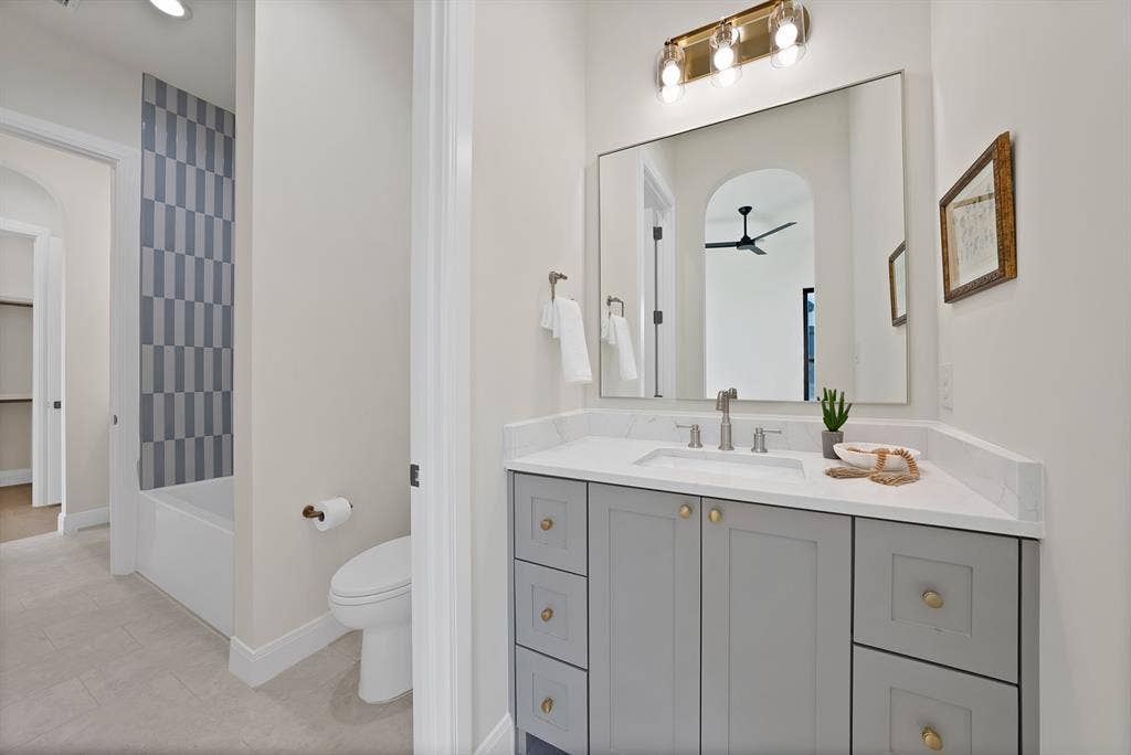 4420 Azalea Way, Midlothian, TX 76065 Jack and Jill Bath